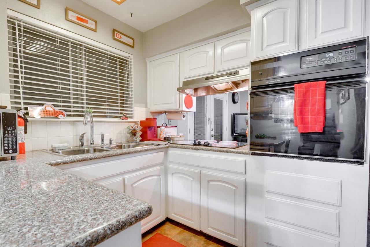 Arlington Home With Patio, Walk To Atandt Stadium! Eksteriør billede